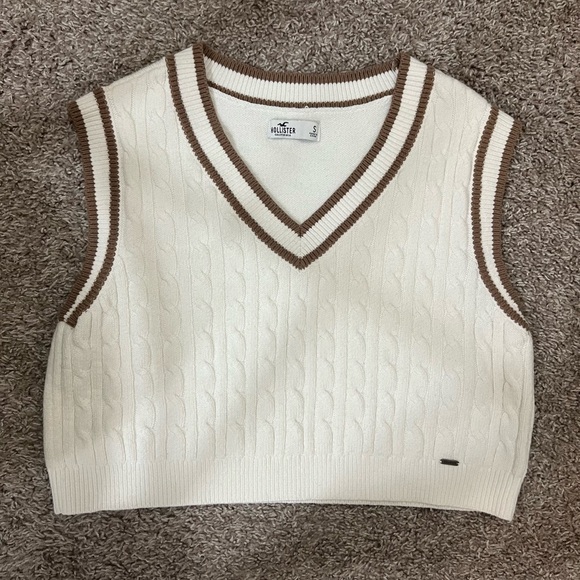 Hollister Top - Picture 1 of 2